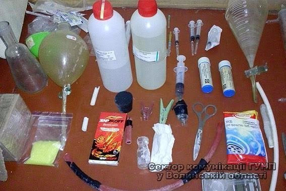 Переселенець з Луганська облаштував нарколабораторію у Луцьку. ФОТО. ВІДЕО