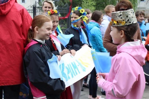 Лучани вшанували пам'ять депортованих кримських татар. ФОТО