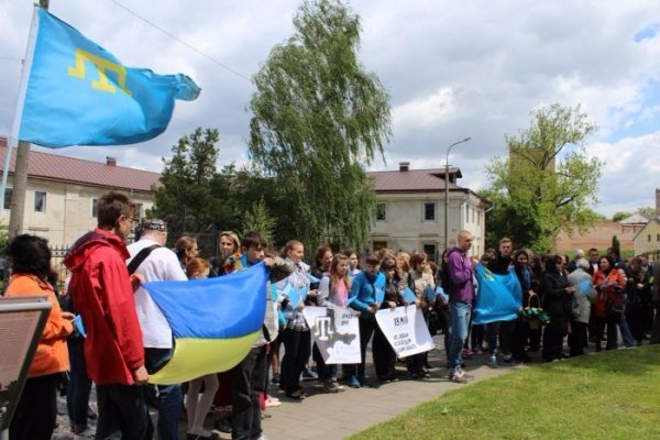 Лучани вшанували пам'ять депортованих кримських татар. ФОТО