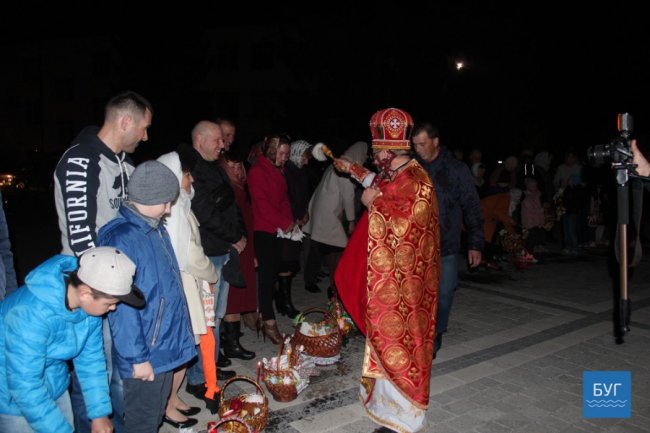 Як у Володимирі святили паски. ФОТО
