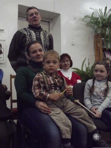 Творчий вечір у Луцьку: гітари, картини і поезія. ФОТО