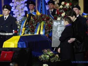 У Києві попрощалися із загиблими у автокатастрофі в Броварах керівниками та працівниками МВС. ВІДЕО