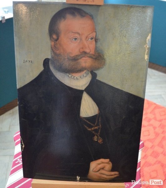 Луцьким музейникам передали картину за 2,5 мільйона євро