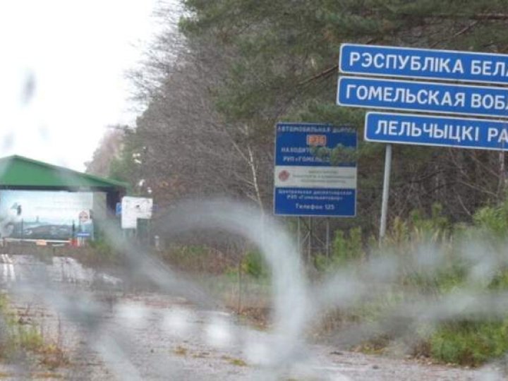 В Білорусі будують дороги до України і налагоджують артилерійські позиції, - Зеленський