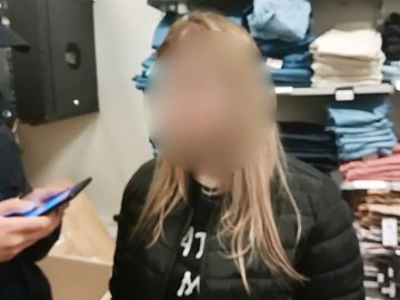 У Луцьку дівчина вкрала дорогу сукню в магазині