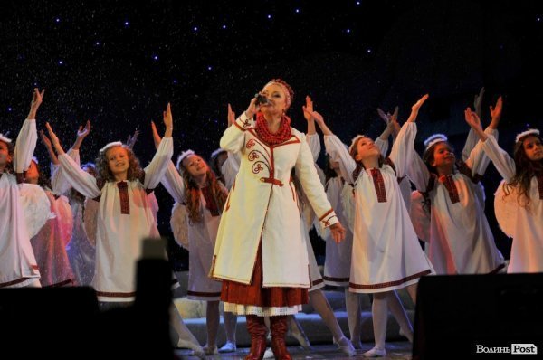 «Коляда з Тетяною Ціхоцькою»: фото благодійного концерту