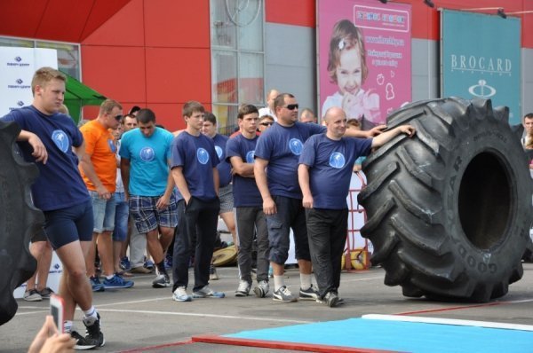 Чемпіонат богатирів у Рівному. ФОТО