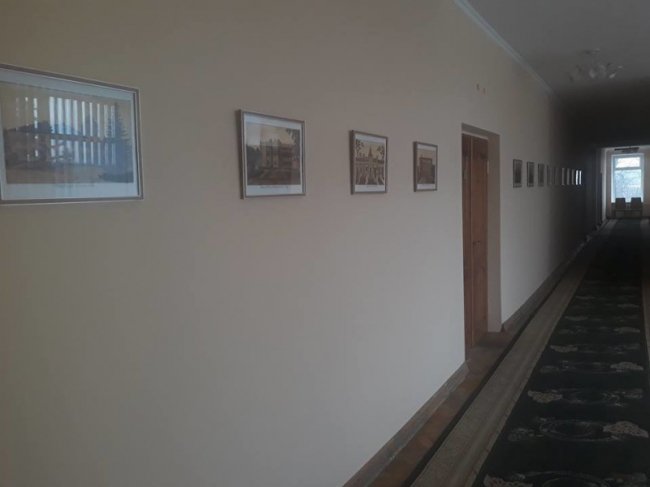 На Волині вчителька малює картини кавою. ФОТО