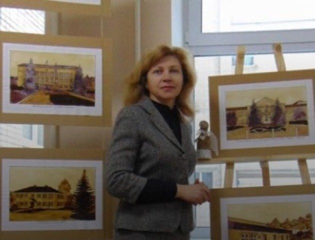 На Волині вчителька малює картини кавою. ФОТО