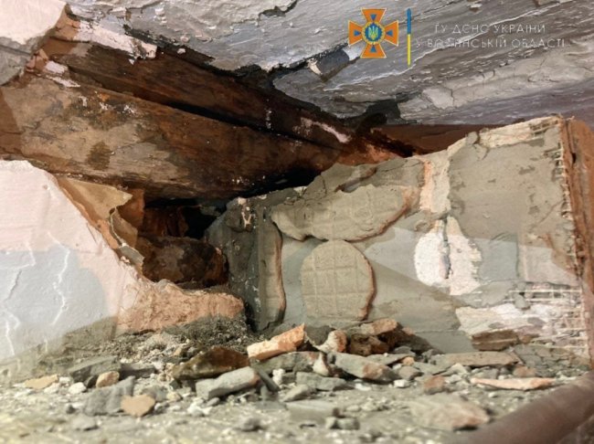 На Волині сажа в димоході ледве не спричинила пожежу у будинку. ФОТО