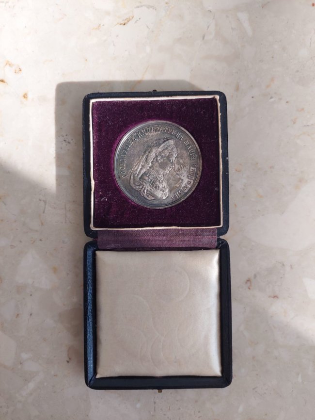 Через «Устилуг» намагались вивезти 13 антикварних книг та дві медалі