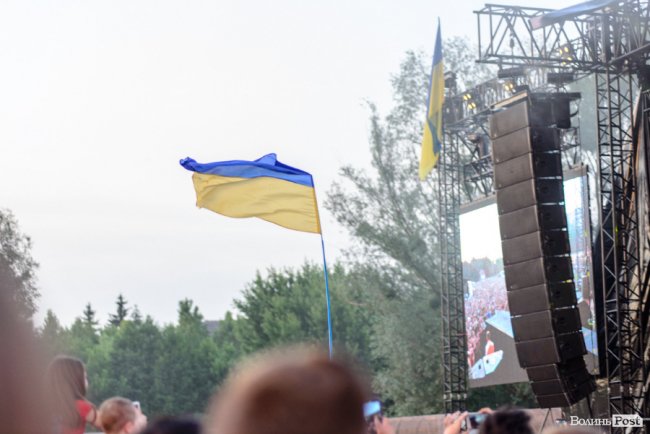 Казали «гречка», але підспівували: як у Луцьку минув безкоштовний концерт «Океану Ельзи». ФОТО 