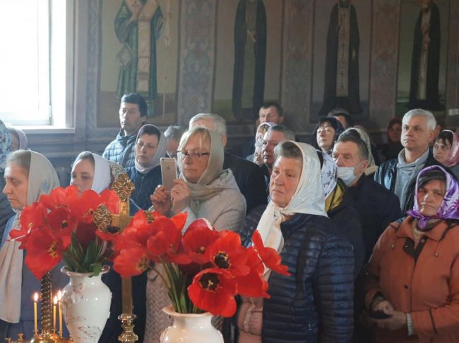Відомий хірург-священник Валіхновський відправив службу у церкві на Волині. ФОТО