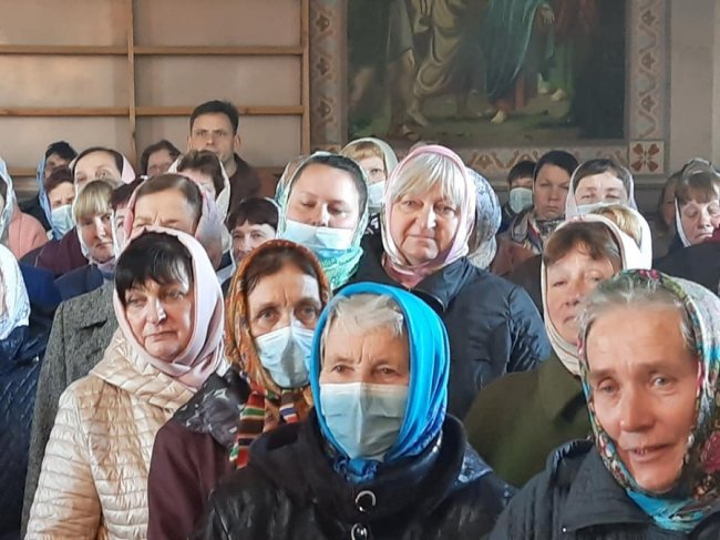 Відомий хірург-священник Валіхновський відправив службу у церкві на Волині. ФОТО