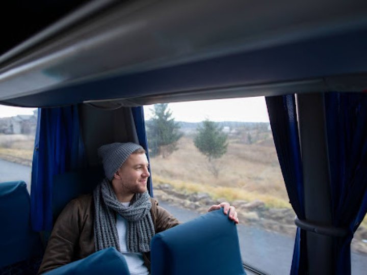 Як безпечно купувати автобусні квитки онлайн