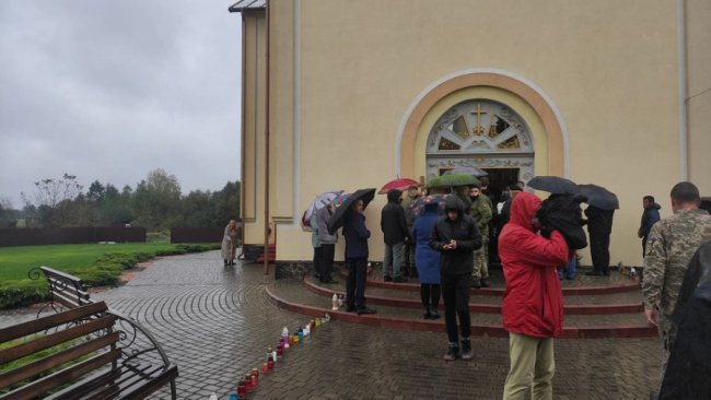 Львівщина прощається із загиблим у авіакатастрофі 20-річним курсантом. ФОТО