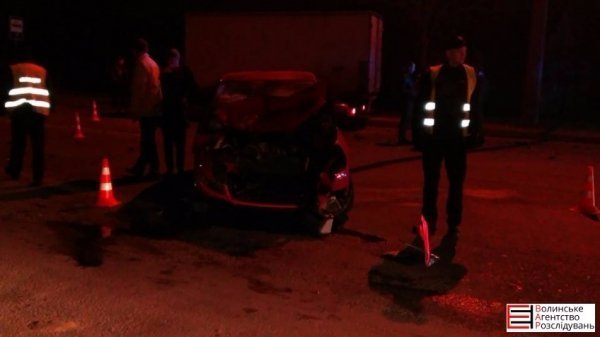 Нічна ДТП у Луцьку: легковик в'їхав у «Газель». ФОТО