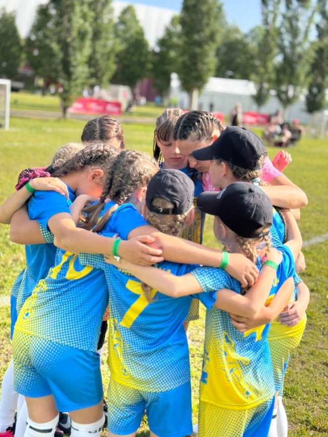 Дівчача футбольна команда з Луцька «Амазонка» підкорила Швецію