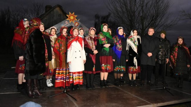 Колядки, катання на підводі та ватра: як стартував фестиваль «Різдво у Луцькій родині»