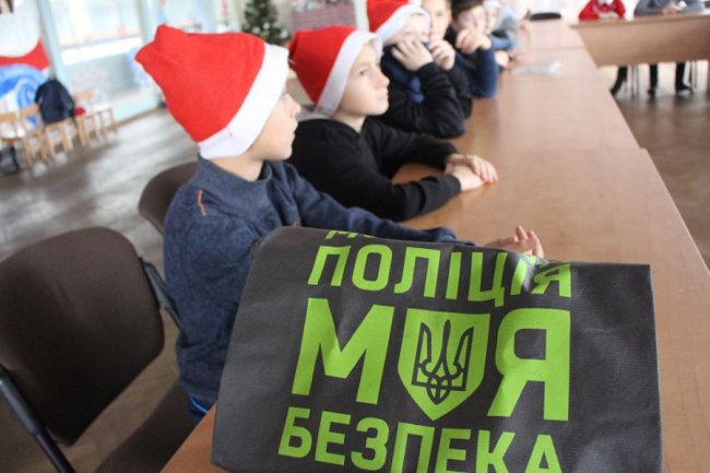 У Святого Миколая на Волині з’явилися помічники у формі. ФОТО