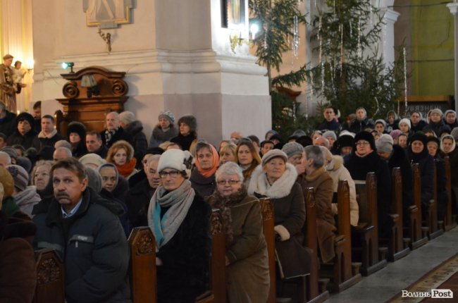 Магія Різдва: у луцькому соборі відбулося урочисте богослужіння. ФОТО