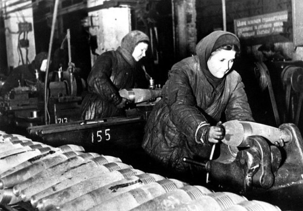 Жінки в тилу