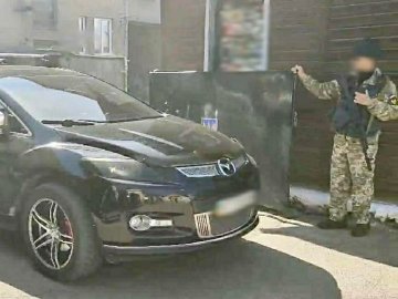 На Прикарпатті чоловік отримав повістку у військкомат, бо голосно слухав музику 