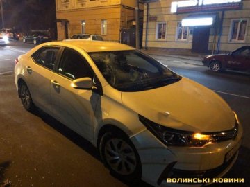 У Луцьку п`яний пішохід потрапив під колеса автівки. ФОТО