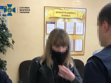 Відоме ім'я поліцейської, яка «погоріла» на хабарі у Луцьку