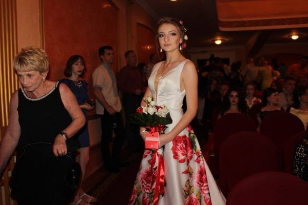 Як у Луцьку святкували випускники. ФОТО