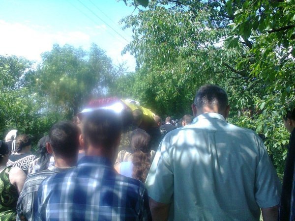 На Володимирівщині поховали двох бійців, які загинули на Сході. ФОТО