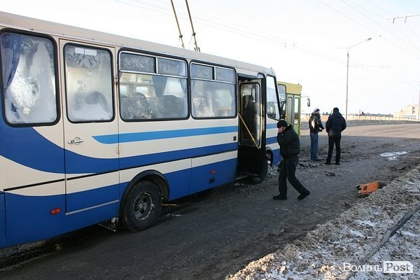 Аварія у Луцьку: один автобус врізався в інший. ФОТО. ОНОВЛЕНО