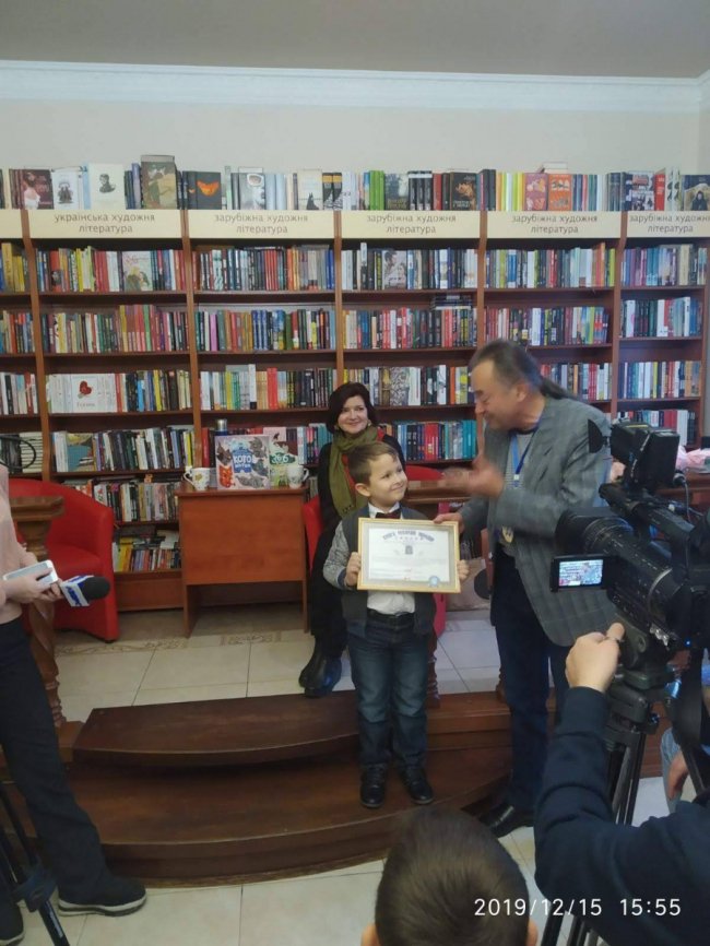 Другокласник з Луцька побив «книжковий» рекорд України