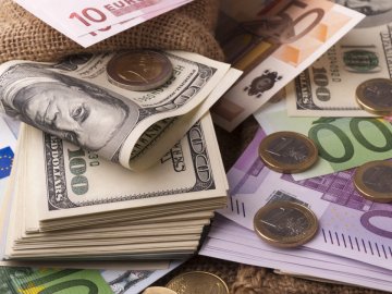 Волинянин на Тернопільщині викрав із будинку євро та долари