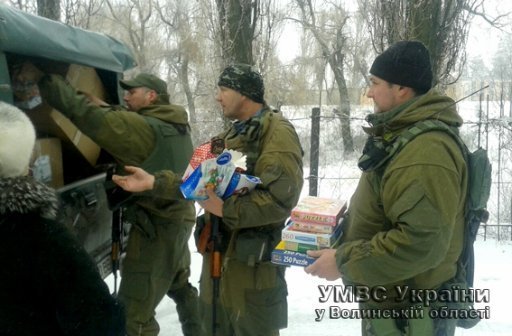 Волинській бійці подарували свято дітям на Донеччині. ФОТО