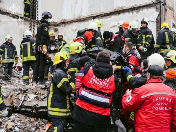 Кількість загиблих від удару по 9-поверхівці в Одесі зросла до 5