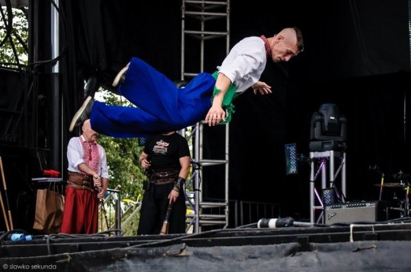 Волинські козаки-гопаківці презентували бойове мистецтво у Торонто. ФОТО