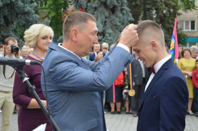 Бал випускників у Ковелі. ФОТО