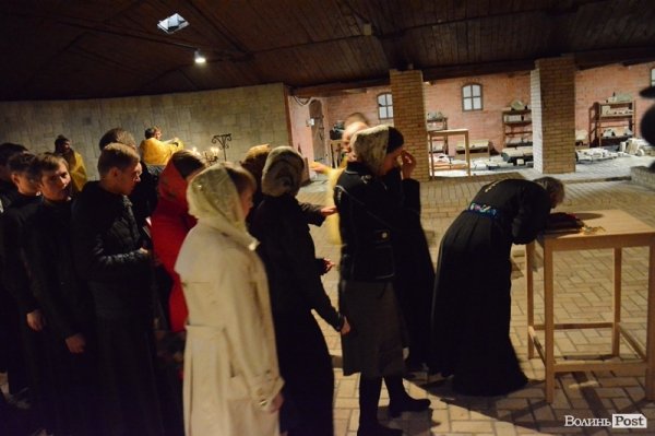 У Луцьку священики молилися біля старовинних руїн. ФОТО