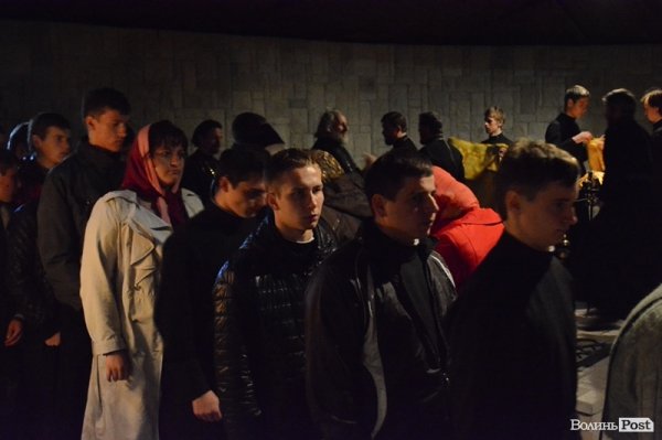 У Луцьку священики молилися біля старовинних руїн. ФОТО