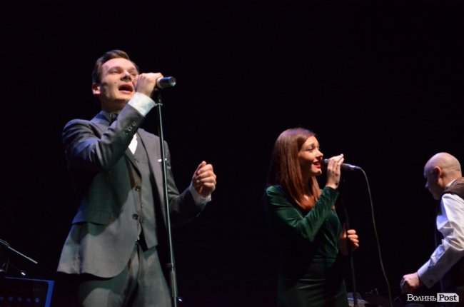 Новорічні хіти та казкова енергетика: як лучан розважали LeoBand Orchestra. ФОТОРЕПОРТАЖ