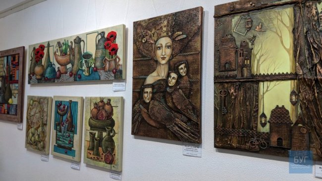 Волинська художниця презентувала свої роботи на виставці. ФОТО