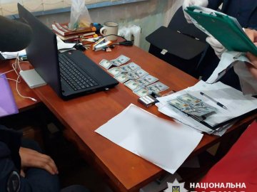 На Волині в кабінеті слідчого «на гарячому» спіймали хабародавця. ФОТО
