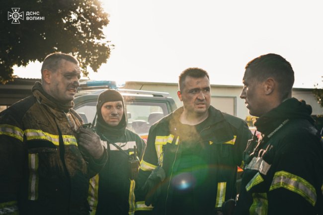 Обличчя рятувальників, які долали наслідки ворожого обстрілу Волині