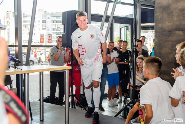 Лучан знайомили з новими гравцями «Волині». ФОТО