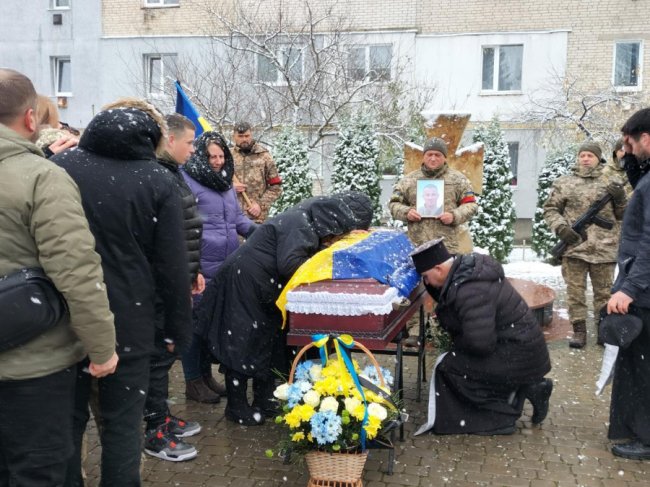 На Волині провели в останню путь Героя Юрія Чонку