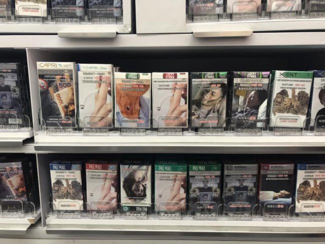 Бобові цукерки і соки у трубочках: лучанка показала дивні китайські смаколики. ФОТО