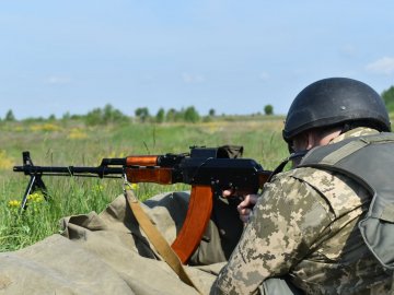 Стрільба, топографія, медицина та саперна справа: на Волині провели стрілецький день