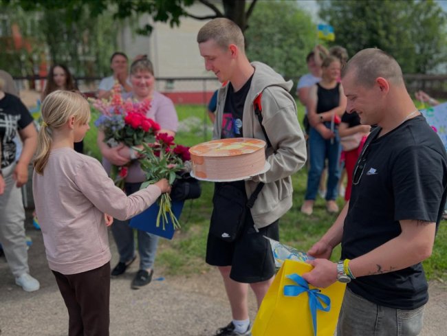 На Волині зустріли двох звільнених із російського полону воїнів. ФОТО, ВІДЕО