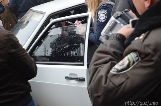 У машині переслідувачів Гузя знайшли гриби і листівки Івахіва